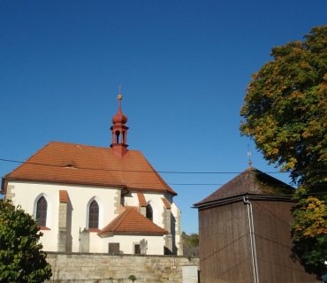<p>Kostel sv.Martina a zvonice v Údrnicích</p>